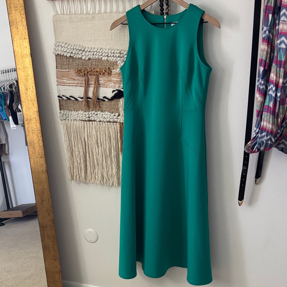 GORGEOUS Calvin Klein Emerald Green VERY PRETTY Midi Dress